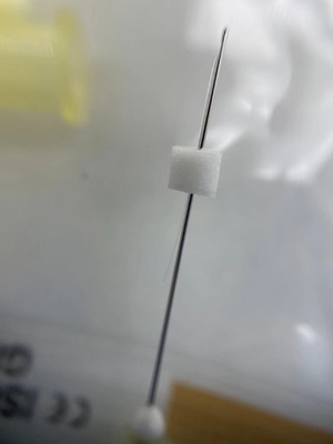 Fili trasparenti bianchi di PCL con la cannula smussata